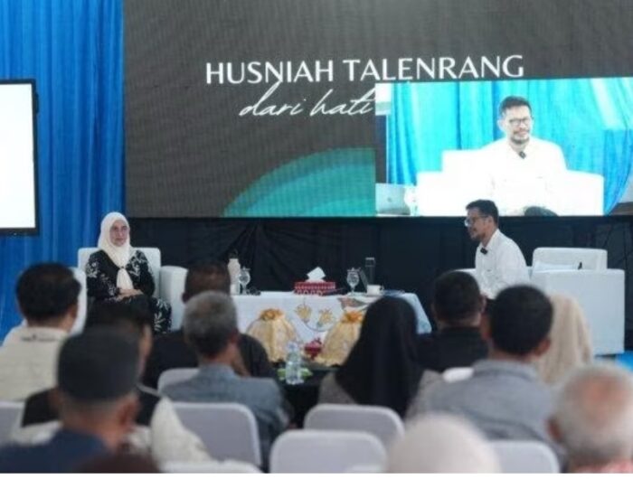 Husniah Talenrang bersama Irman Yasin Limpo di acara dialog interaktif.