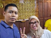 Kordinator Relawan Kabupaten Hati Damai, H Rohandi Dg Tuppu bersama Bupati Terpilih Kabupaten Gowa, Hj Sitti Husniah Talenrang