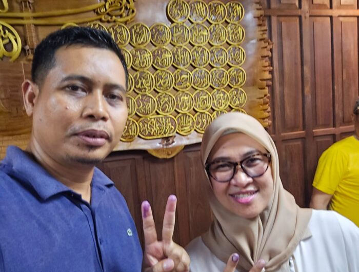 Kordinator Relawan Kabupaten Hati Damai, H Rohandi Dg Tuppu bersama Bupati Terpilih Kabupaten Gowa, Hj Sitti Husniah Talenrang