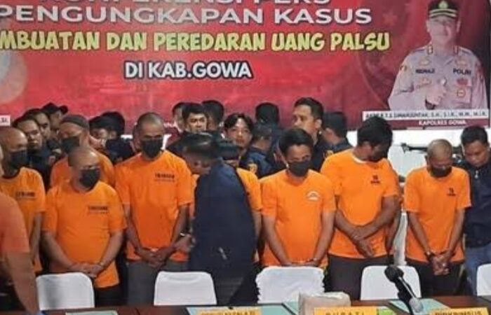 Para Tersangka Upal di Mapolres Gowa. Foto: Dokumen. Istimewa
