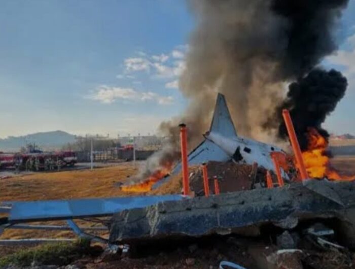Pesawat Jeju Maskapai Korean Air mengalami kecelakaan tragis saat mencoba mendarat di Bandara Internasional Incheon, Seoul, pada Minggu (29/12/2024). Foto (Ist).