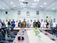 Ketua DPRD Sulawesi Selatan (Sulsel), Andi Rachmatika Dewi, bersama pimpinan dan anggota Dewan Provinsi Sulsel, menerima kunjungan silaturahmi, Prof Fadjry Djufry, Penjabat (Pj.) Gubernur Provinsi Sulsel, pada Senin (20/1). Foto (Ical).
