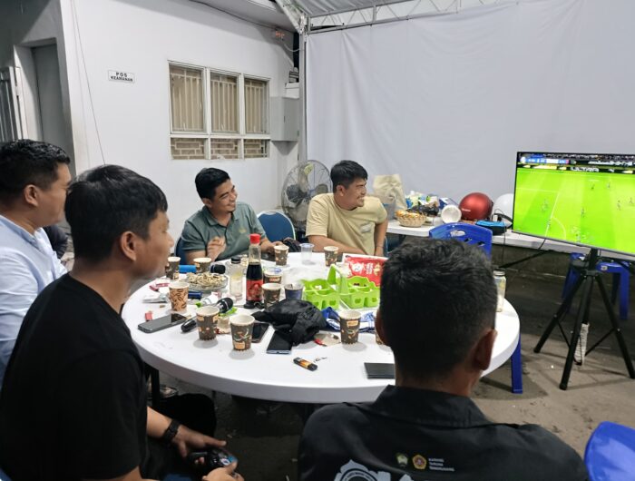 Walpri Bupati Terpilih, Husniah Talenrang Rayakan Malam Tahun Baru dengan Main PS4.
