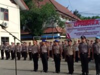 Kapolres Selayar Pimpin Korps Raport Kenaikan Pangkat 24 Personil dan Kukuhkan Kasi Propam. Foto (Ist).