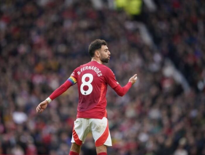 Kapten Manchester United, Bruno Fernandes. (c) AP Photo/Dave Thompson.
