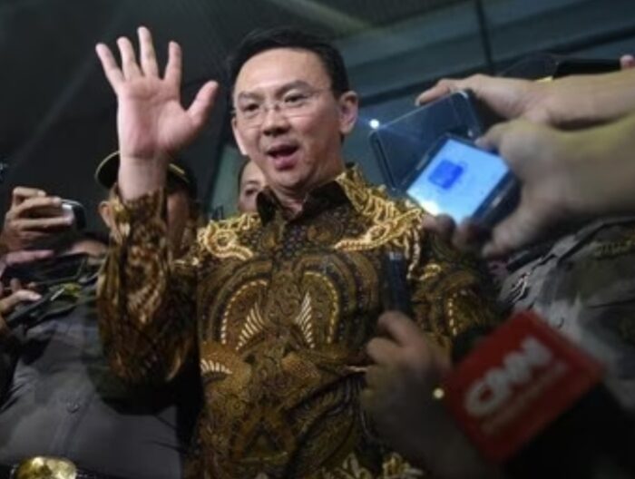 Ahok diperiksa KPK terkait kasus LNG Pertamina. (ANTARA FOTO/Hafidz Mubarak A)