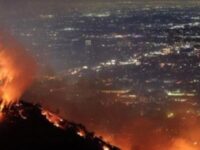 Jumlah korban tewas kebakaran Los Angeles, California bertambah menjadi 11 orang berdasarkan laporan pada Jumat (10/1). (Getty Images via AFP/Mario Tama)