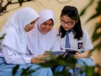 Ilustrasi pelajar SMA. (Photo by Ed Us on Unsplash)