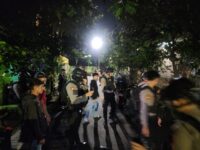 Personel Samapta Polrestabes Makassar Laksanakan Patroli Malam untuk Jaga Keamanan. Foto (Ist).