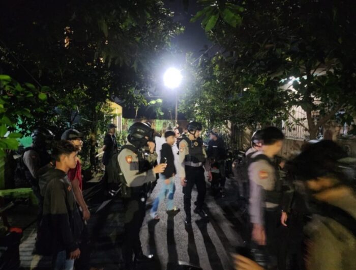 Personel Samapta Polrestabes Makassar Laksanakan Patroli Malam untuk Jaga Keamanan. Foto (Ist).