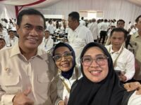 Bupati Gowa, Husniah Talenrang, bersama Mentan RI, Andi Amran Sulaiman. (Ist)