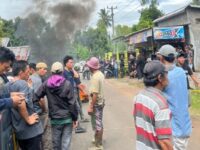 Kantor Desa Benteng Malewang, Kecamatan Gantarang, Kabupaten Bulukumba, disegel oleh warga pada Senin (3/2/2025) bersamaan dengan peringatan Hari Jadi Kabupaten Bulukumba. Foto (Ist).