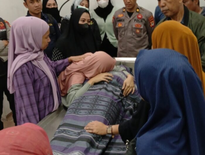 Anggota Polres Sinjai Aipda Arham meninggal dunia, Senin, 3 Februari 2025. Kini Jenazahnya terbaring di gedung Y sedap malam RSUD HA Sulthan Dg Radja Bulukumba. Foto (Ist).