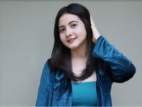 Bulan Sutena kembali mencuri perhatian publik setelah video viral berdurasi 1 menit 14 detik yang diduga melibatkan dirinya. Foto (Ist).