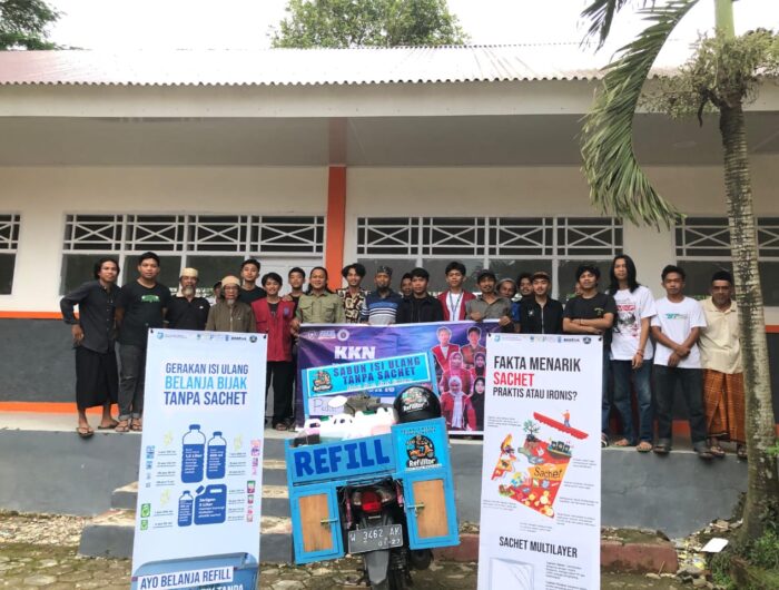 Mahasiswa Kuliah Kerja Nyata (KKN) Universitas Muhammadiyah Bulukumba (UM Bulukumba) mengadakan kegiatan sosialisasi