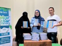 Perkuat Generasi Qur’ani, Pemkab Gowa Salurkan 100 Mushaf untuk Muslimat Wahdah