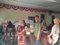 Pendamping SDM PKH Kawal Penyaluran Bantuan Pangan Beras di Kecamatan Pattallassang