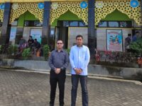 Suami Bupati Gowa, H. Khaerul Aco bersama Ketua Yayasan Pendidikan Akasyah, H. Rohandi.