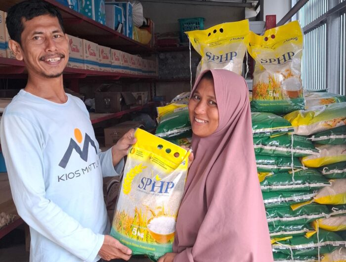 Upaya menghadirkan beras dengan harga terjangkau bagi masyarakat terus dilakukan oleh pemerintah melalui program Stabilisasi Pasokan dan Harga Pangan (SPHP) yang dijalankan Perum BULOG.