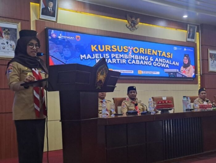 Bupati Gowa sekaligus Ketua Kwartir Cabang (Kwarcab) Gerakan Pramuka Kabupaten Gowa, Sitti Husniah Talenrang, secara resmi membuka kegiatan Kursus dan Orientasi Pembimbing dan Andalan (KOMPA) Kwarcab Gowa tahun 2025.