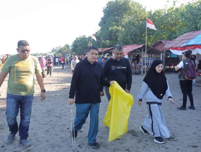 Munafri-Aliyah Pimpin Kerja Bakti Serentak, Jaga Kebersihan Lingkungan