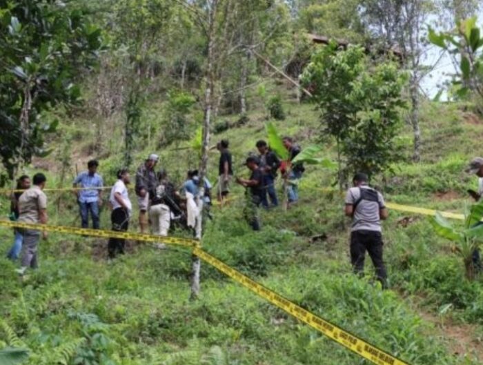 Satuan Reserse Narkoba Polres Bulukumba berhasil mengungkap ladang ganja di Lingkungan Bangsalayya, Kelurahan Borong Rappoa, Kecamatan Kindang, Kabupaten Bulukumba, Sulawesi Selatan (Sulsel).