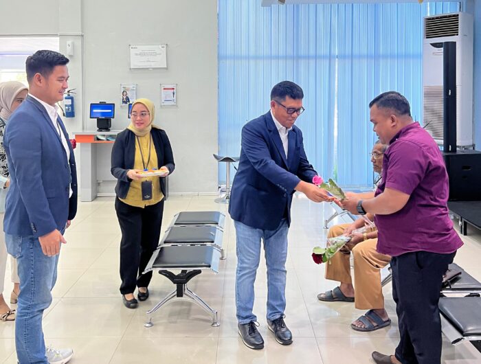 Pemimpin Cabang BRI Sungguminasa, Andre Ferdyan: Rayakan Hari Pelanggan Nasional 2025, BRI Sungguminasa Suguhkan Kejutan Spesial untuk Nasabah