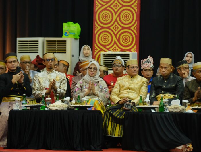 Bupati Gowa, Husniah Talenrang, turut menghadiri peringatan Hari Ulang Tahun (HUT) ke-356 Provinsi Sulawesi Selatan (Sulsel) yang digelar di Ruang Pola Kantor Gubernur Sulsel, Jalan Urip Sumoharjo, Kota Makassar, pada Minggu, 19/10/2025).