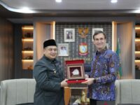 KERJA SAMA. Duta Besar Finlandia untuk Indonesia, Pekka Kaihilahti melakukan pertemuan dengan Wali Kota Makassar, Munafri Arifuddin, Rabu, 15 April 2026.